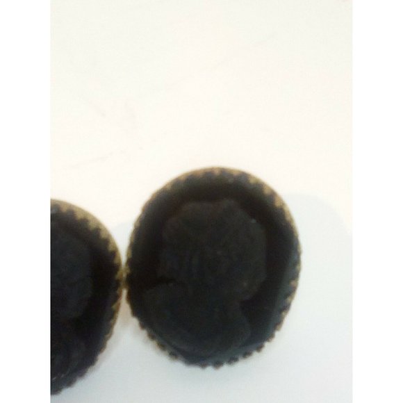 Black  cameo cufflinks, Victorian mourning jewelry, Macabre Gothic groomsmen gif - Picture 2 of 5